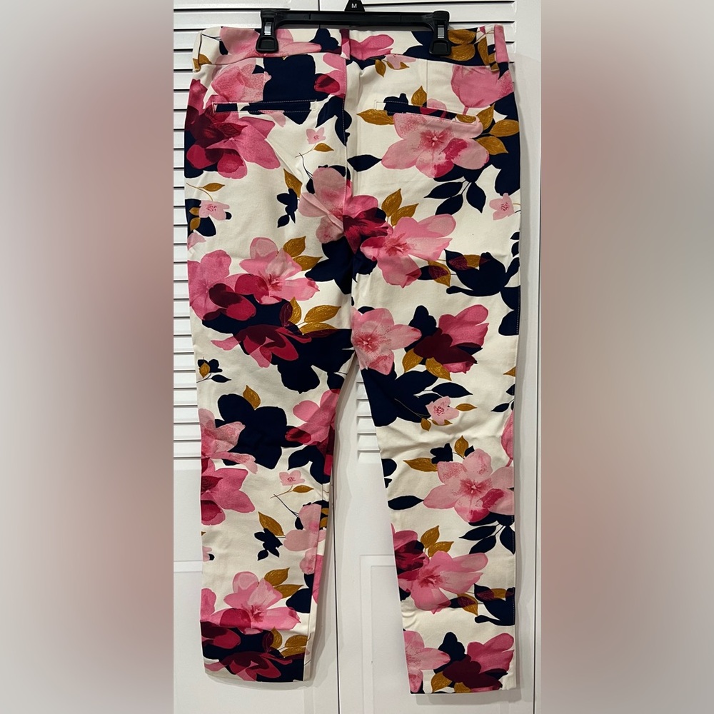 NEW- Old Navy Mid-Rise Skinny Pixie Pant